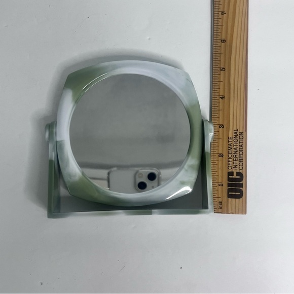VINTAGE SHAVING/MAKE-UP MIRROR GREEN MARBLE-LIKE PLASTIC MAGNIFYING WALL MOUNT - Picture 5 of 5